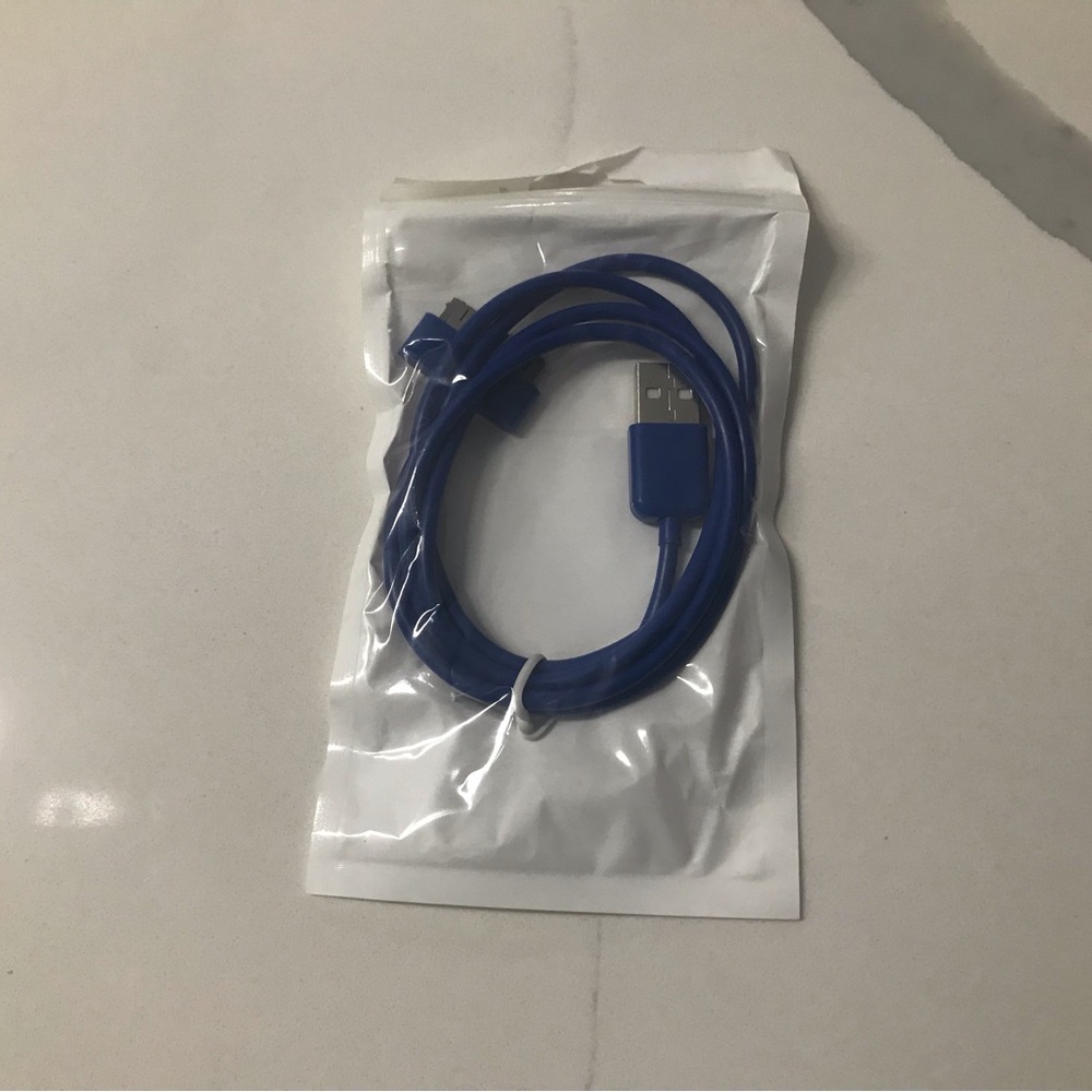 30 pin iPod / older iPad 3ft blue USB cable